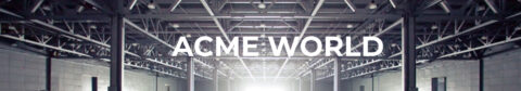 La bannière présente une vue d'intérieur d'un entrepôt ou d'un grand espace industriel avec un plafond en treillis métallique et des murs gris. Le texte "ACME WORLD" est centré au milieu de l'image, écrit en lettres majuscules blanches, donnant un contraste net avec le fond sombre.